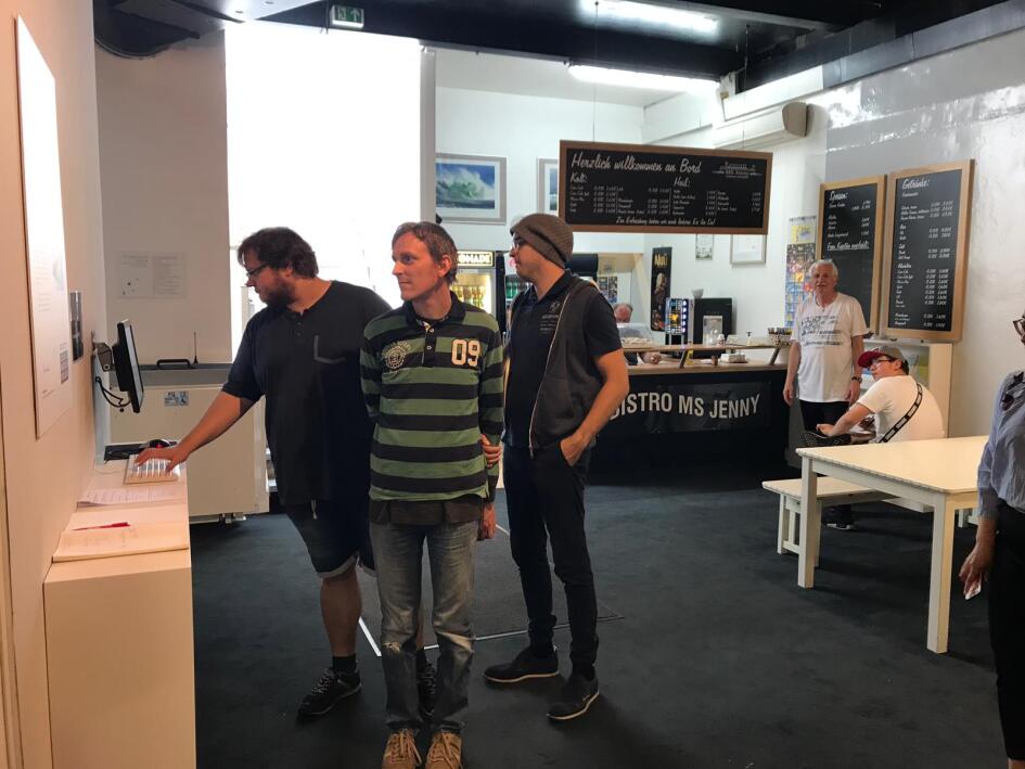 Besuch beim Ausstellungsschiff MS Wissenschaft