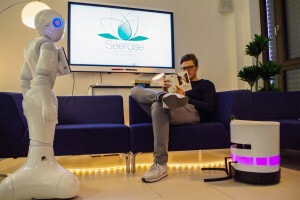 Serviceroboter in einem Smart Home