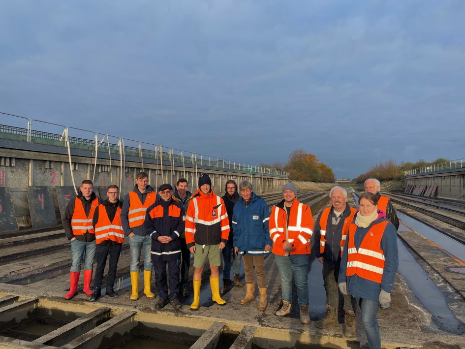 Alte Fahrt MLK Leine - Exkursionsgruppe