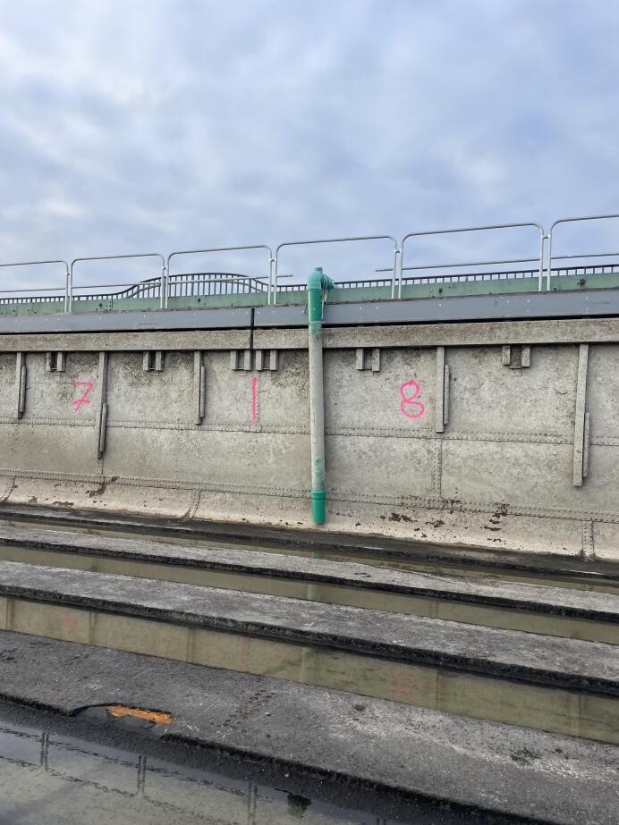 Alte Fahrt MLK Leine - leerer Trog