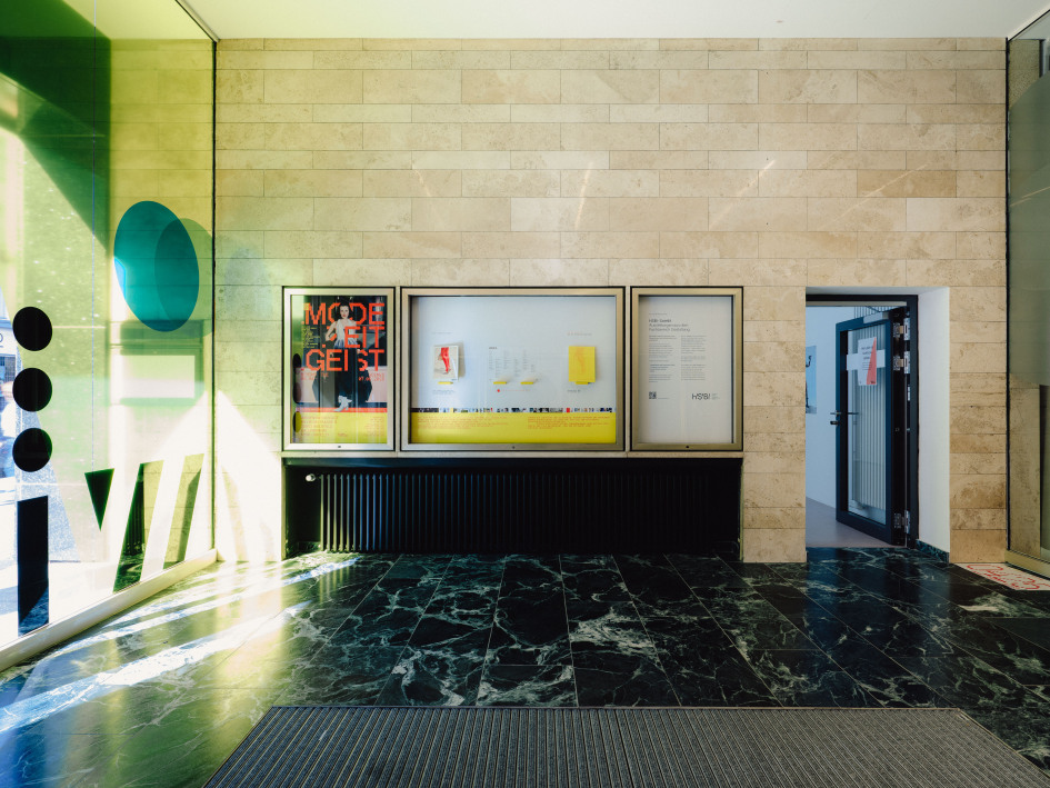 AUSSTELLUNGS_ANSICHTEN_SATELLIT