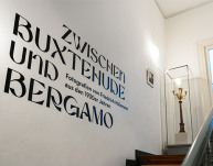 Treppenaufgang zur Ausstellung im Museum Huelsmann; Foto: Felix Hüffelmann