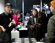 Besucher_innen auf der Werkschau Winter 2022/23