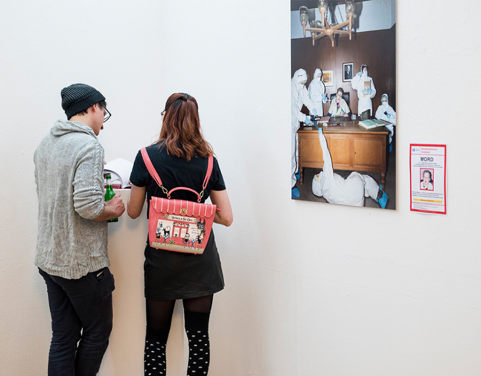 Besucher_innen auf der Werkschau Winter 2022/23