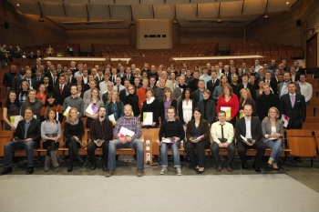 Absolventinnen und Absolventen des Fachbereichs IuM 2010