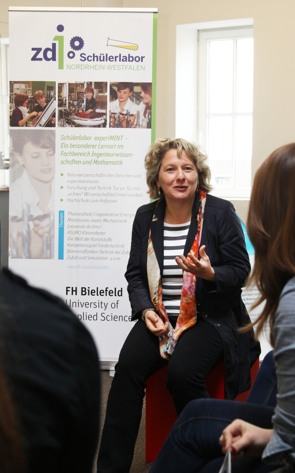 2012 girls´day Frau Schulze im Interview