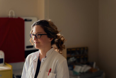 Prof. Dr. Rena Amelung bei der Arbeit