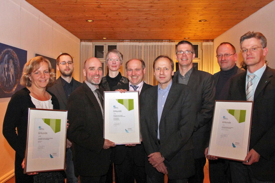 Preisträger und Laudatoren (v. l.): Christiane Freese, Holger Lewe, Prof. Dr. Peter Hartel, Dr. Karin Ilg, Prof. Dr. Jörg-Michael Keuntje, Prof. Dr. Detlef Deßaules, Prof. Dr. Hans Brandt-Pook, Prof. Dr. Andreas Beaugrand und Prof. Joachim Waßmuth