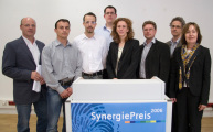 Projekt: elma - eLearning in Mathematik: Frank-Rüdiger Bürgel (Geschäftsführer der FH-Gesellschaft), die Preisträger Wasilij Martin (Student am Fachbereich Wirtschaft), Abdelhamid Challot (Student am Fachbereich Wirtschaft), Björn Spichal (Student am Fach