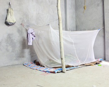 Mit seiner Arbeit „Home“, für die er die Schlafstätten von Wanderarbeitern auf den Baustellen in Hanoi (Vietnam) fotografierte, konnte Keitel die Jury des Vattenfall Fotopreises 2010 überzeugen.