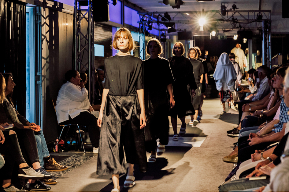 Modenschau - Bild 3 - Beauty comes from strange places (3)