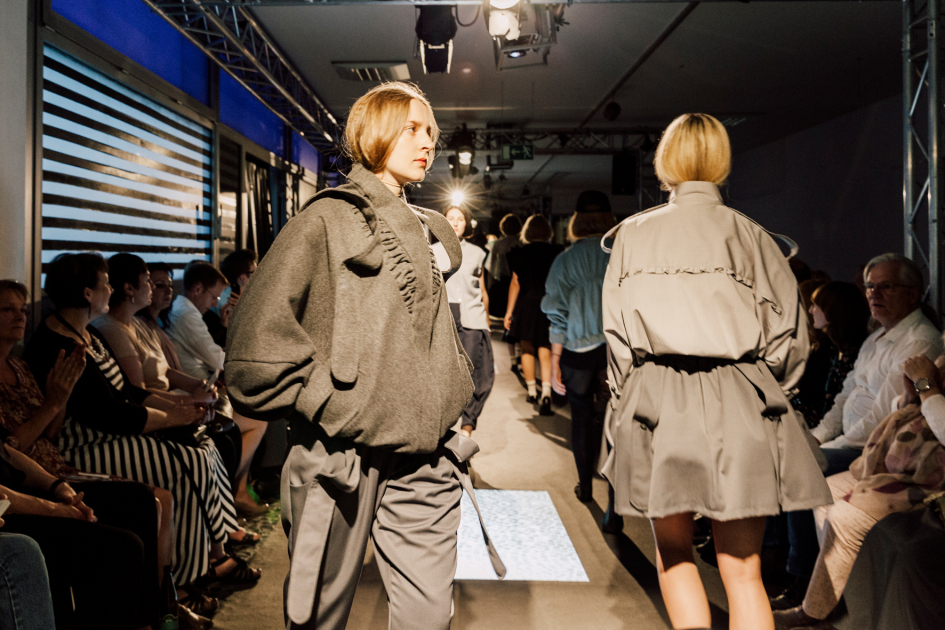 Modenschau - Bild 7 - Beauty comes from strange places (6)