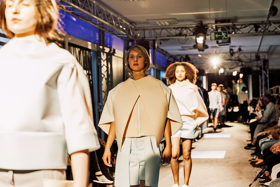 Modenschau - Bild 7 - Beauty comes from strange places (8)