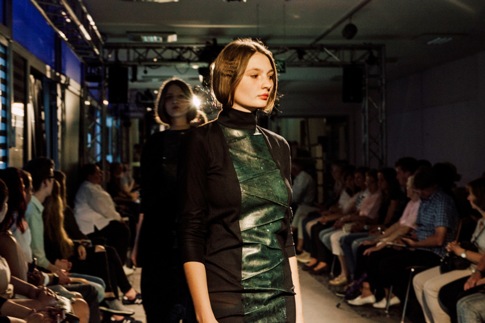 Modenschau - Bild 8 - Viktoria Quinn Ngyen (1)