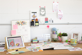 Abschlussarbeit von Julia Sarah Derksen, Bachelor-Absolventin der Studienrichtung Kommunikationsdesign