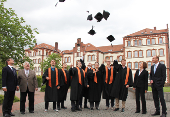 Absolventenverabschiedung Wirtschaftsingenieure FBT im Juni 2013