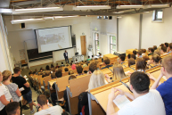 Voll besetzter Hörsaal