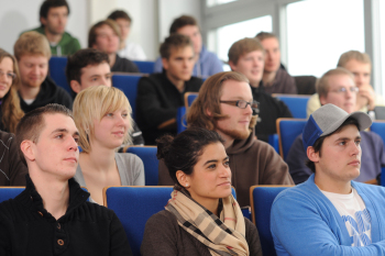 Studierende im Hörsaal