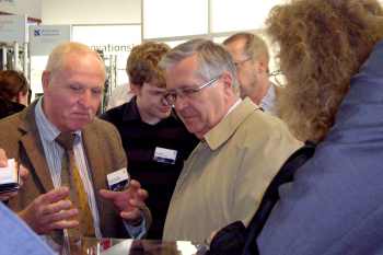Oberbürgermeister Eberhard David besucht FH Bielefeld auf Hannover Messe 2009