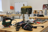 Ob Bohrmaschine, Stichsäge oder Akkuschrauber – im Schülerinnen- und Schülerlabor experiMINT lernen Kinder und Jugendliche Technik und Handwerk kennen.