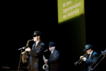 8Swingten wie die Blues Brothers: \