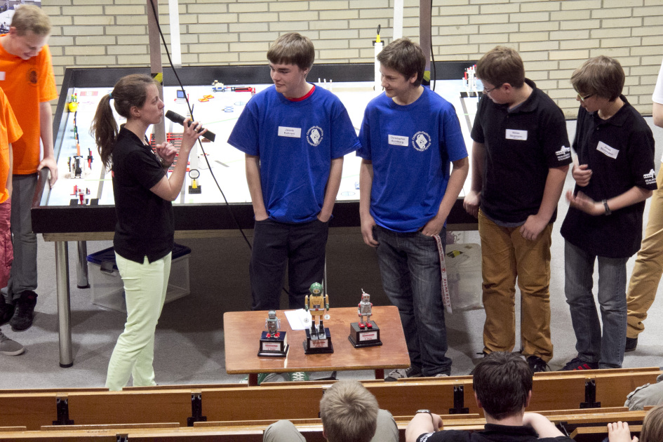 15 Teams beim zdi-Roboterwettbewerb