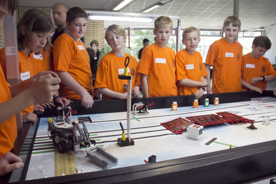 Anspannung vor dem zdi-Roboterwettbewerb