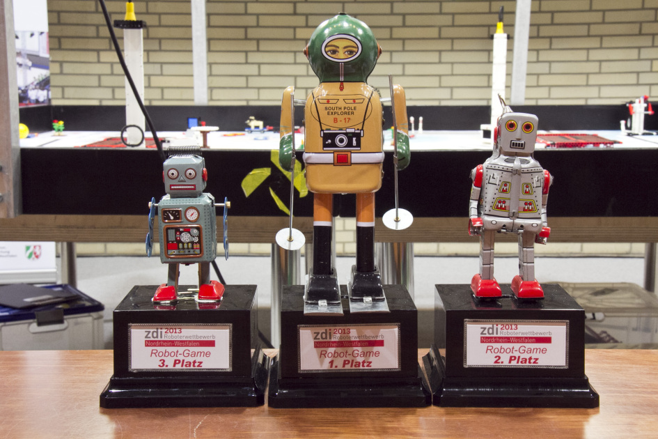 Tropähen des zdi-Roboterwettbewerbs