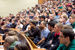 Erstsemesterbegrüßungs am Fachbereich Ingenieurwissenschaften und Mathematik WS 2013/14