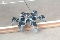 Hexapod-2014-Roboter-ueber-Huerde
