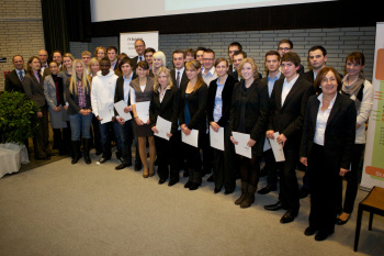 An der FH Bielefeld durften sich 26 Studierende über ein Stipendium der Stiftung Studienfonds OWL freuen.