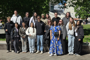 Studierende vom Fachbereich Sozialwesen bei einer Exkursion in Berlin