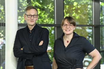 Prof. Dr. Hermann Jahnke von der Universität Bielefeld und Prof. Dr. Anita Eusterbrock von der HSBI