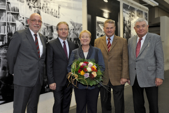 Berufsbegleitende Studiengänge; 50 Jahre Wirtschaftswissenschaften