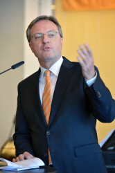 Dekan Rössler Absolventenverabschiedung 2014-03-14