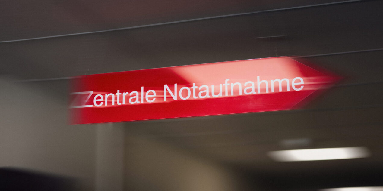 Schild Zentrale Notaufnahme