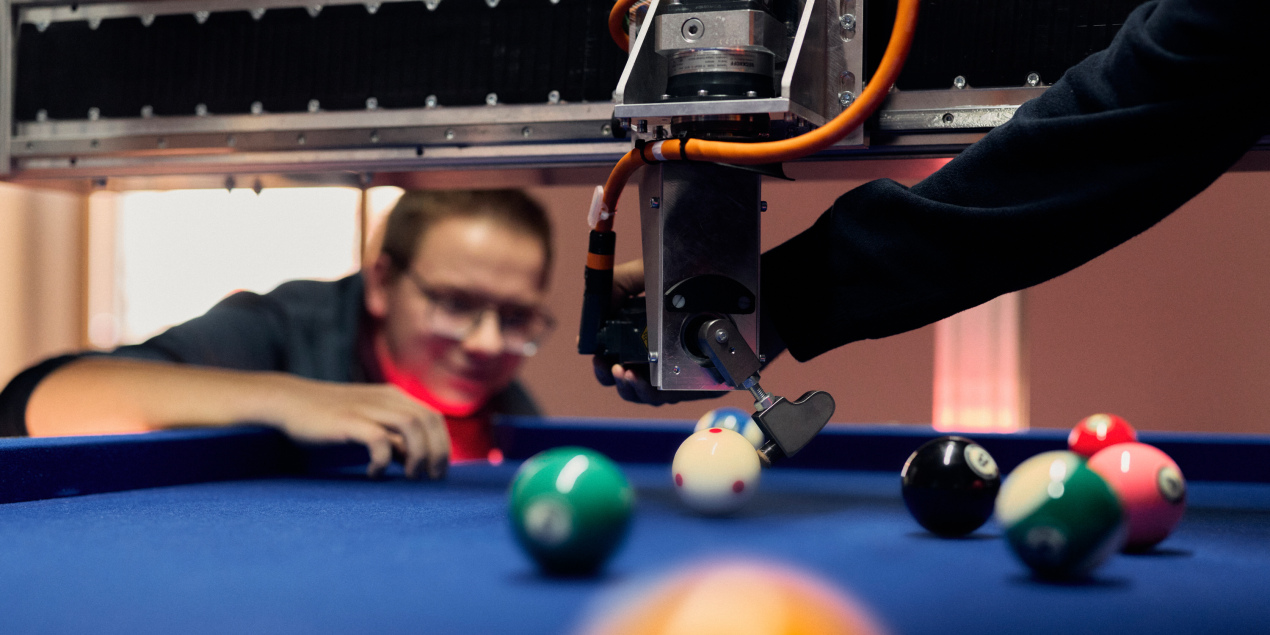 Damit der Billardtisch auch auf Veranstaltungen und Messen praesentiert werden kann, entwickelten die Studierenden ein transportables System