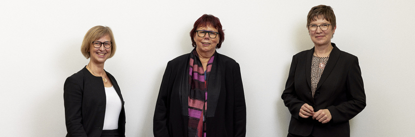 Sabine Mellies, Barbara Schwarze und Nicola Marsden stehen nebeneinander