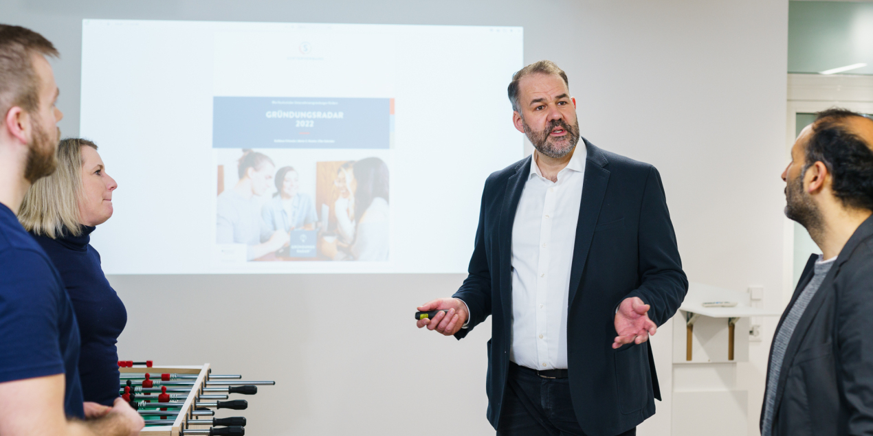 Besprechung und Präsentation im Center for Entrepreneurship