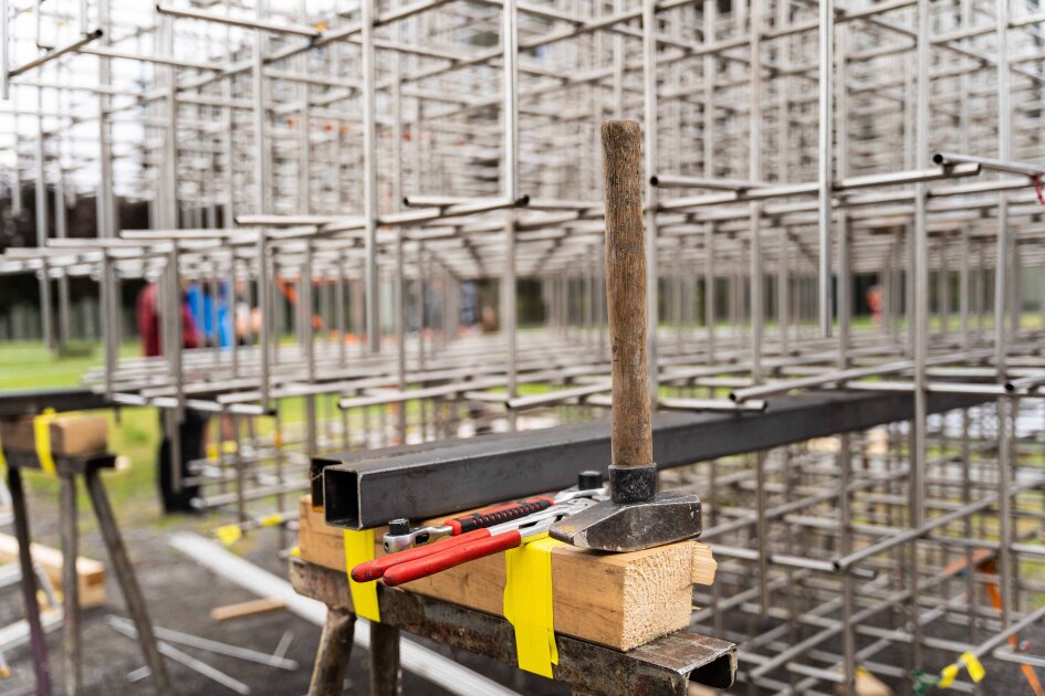 Detailaufnahme der Edelstahlstäbe