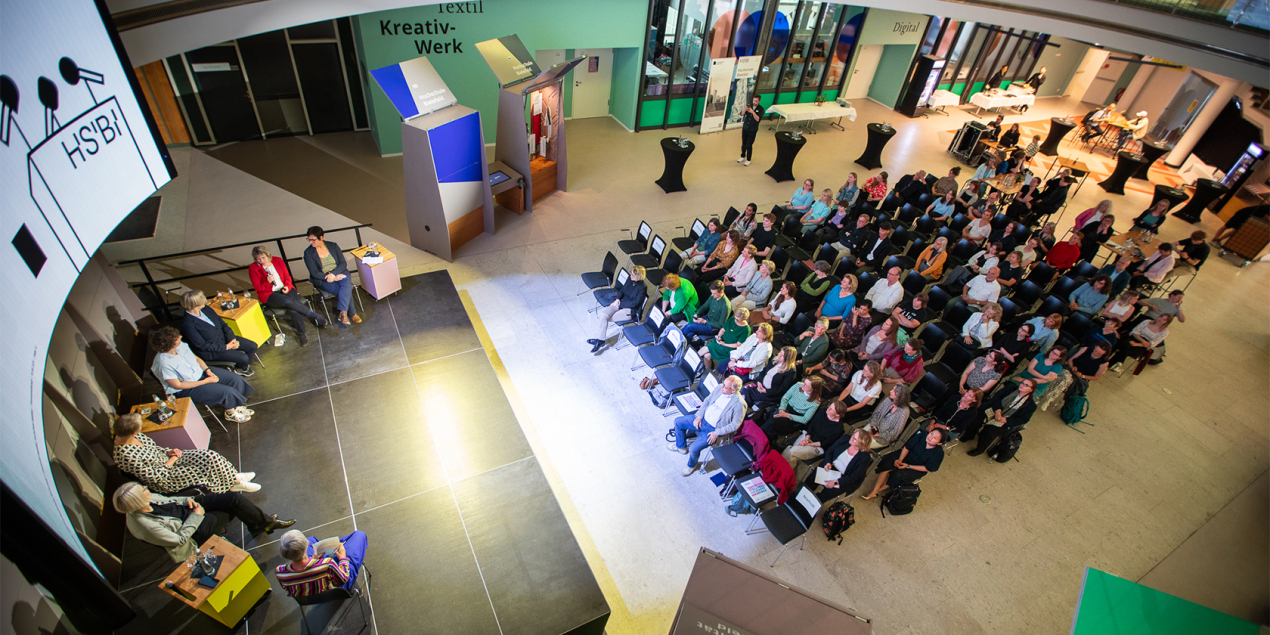 016_Gleichstellungsstarke_Hochschule_klein_sRGB-4024_slider