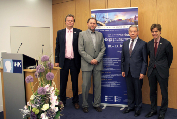 Vier Personen werben für die IHK-Begegnungswoche