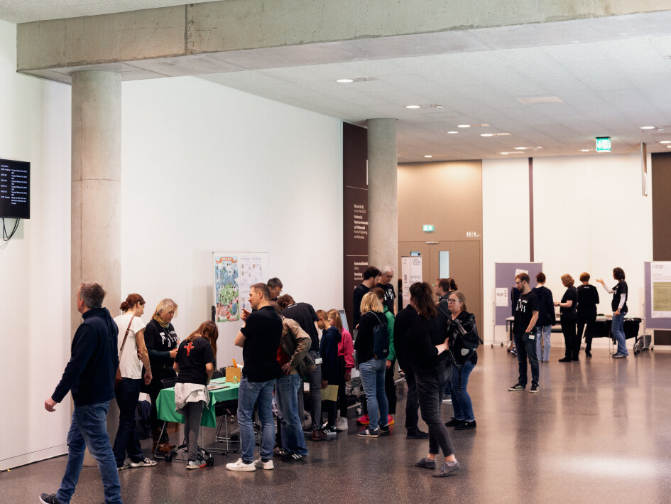 Menschen in der Magistrale