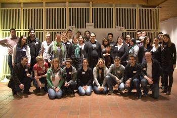 Gruppenfoto der Eröffnungsveranstaltung Cafè International im Internationalen Begegnungszentrum (IBZ) an der Morgenbreede.