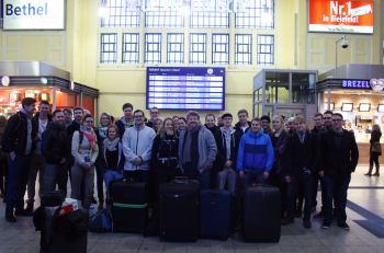 Reisegruppe im Hauptbahnhof Bielefeld