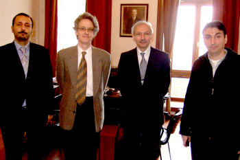 Prof. Dr. Wolfgang Kohn und Prof. Dr. Riza Öztürk (v.l.) zu Gast bei Prof. Dr. Mehmet Sükrü Tekbas und Asoc. Prof.  Dr. Gökhan Karabulut im Internationalen Büro der Uni Istanbul.