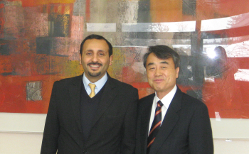 Prof. Dr. Riza Öztürk (l.) und Rektor Prof. Dr. Young -Sun Lee