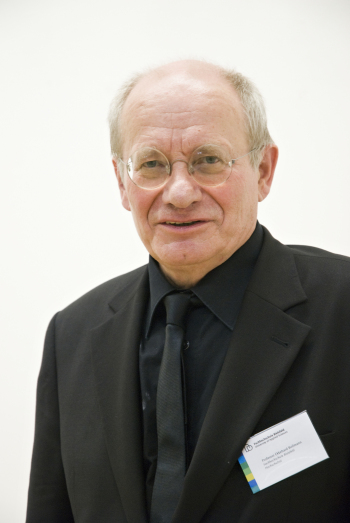 Porträt von Professor Ekkehard Bollmann