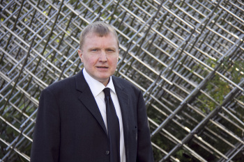 Porträt von Prof. Dr. Jörg Brunsmann