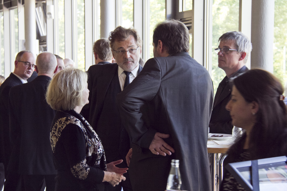 Gespräche nach der Trauerfeier